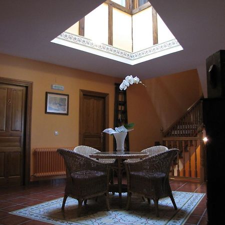 Hostal Rural Huartearena Iza Buitenkant foto