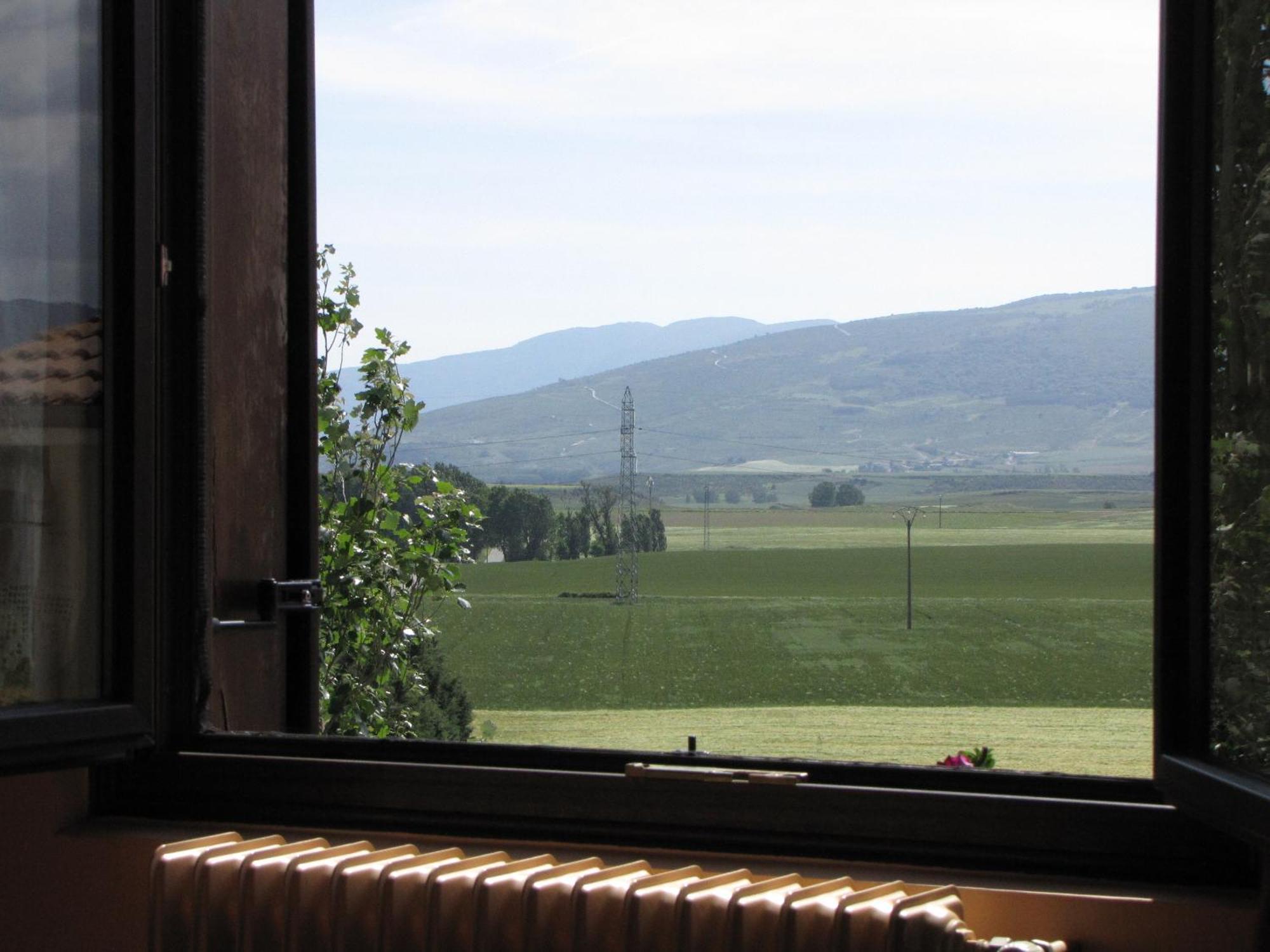 Hostal Rural Huartearena Iza Buitenkant foto