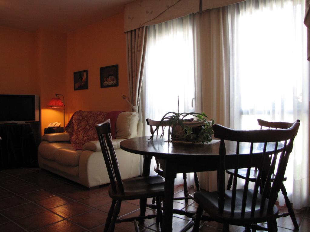 Hostal Rural Huartearena Iza Buitenkant foto